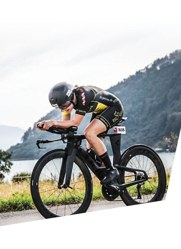 Cindy Friebel mit Fahrrad